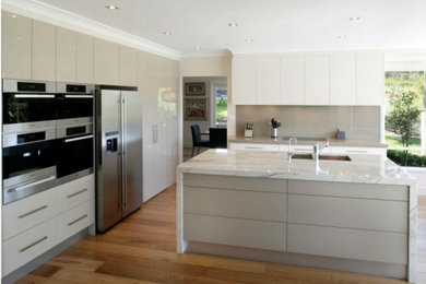 Kitchen - kitchen idea in Los Angeles