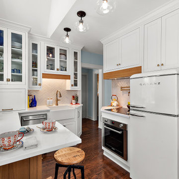 Starmark Inset Gillette Kitchen in Maple Bistro White & QWSO Oregano