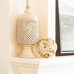 Folkstone - Townhome Transformation - Vases