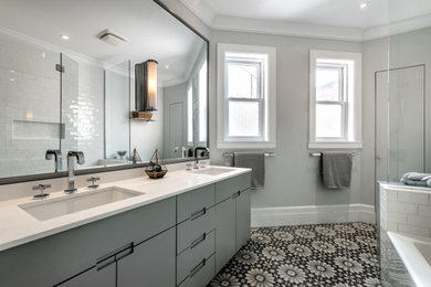 Example of a bathroom design in San Diego