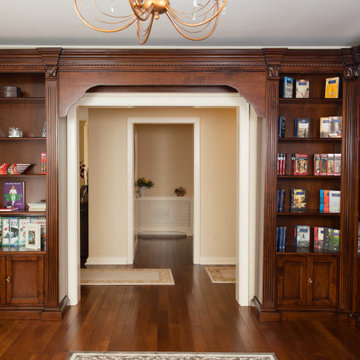 Biblioteca lemn masiv la comanda cu sculptura-Classic English inspired bookcase