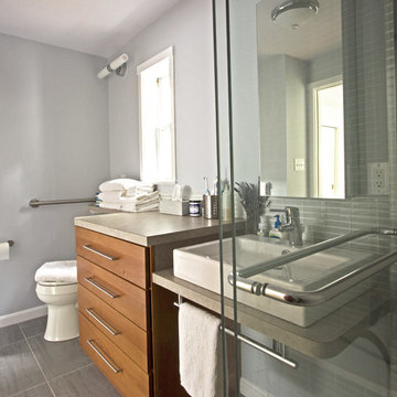 In-Suite Bath, Silver Spring, MD