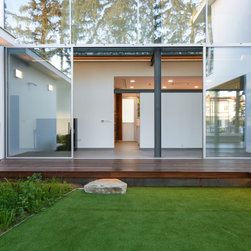 House Latisia - Windows And Doors
