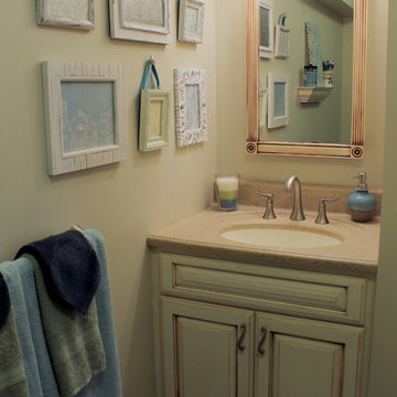 Chesley Knoll - Apartment Bathroom