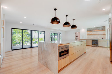 Kitchen photo in San Diego