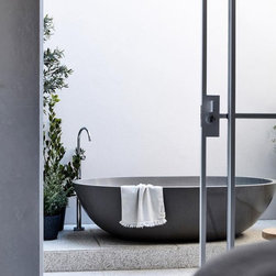 Hawthorn Church Residence, Melbourne - Bathtubs