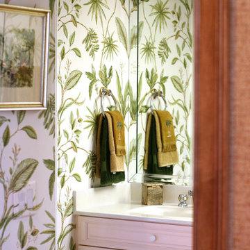 Tropical Themed Wallpaper in the Bath