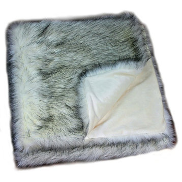 Luxurious Alaskan Wolf Faux Fur, 5'x7'