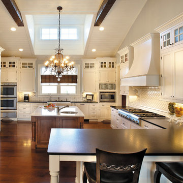 Traditional Kitchen in Elmhurst, Illinois