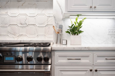 Transitional kitchen photo in San Francisco
