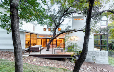 Houzz Tour: Problem Solving on a Sloped Lot in Austin