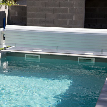 Une piscine en béton 6x3 m