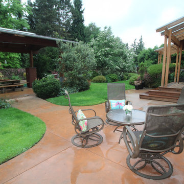 Family Garden with Sport Court
