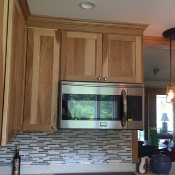 CLEAN MAPLE KITCHEN