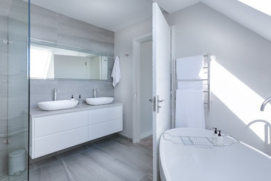 Foto di una stanza da bagno contemporanea
