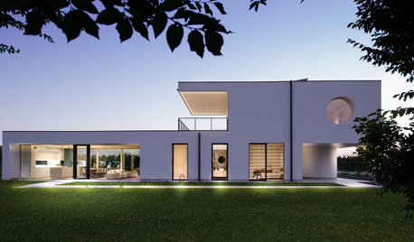 Una Villa con Ampie Vetrate Per Immergersi nella Natura