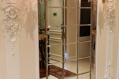 Elegant hallway photo in New York