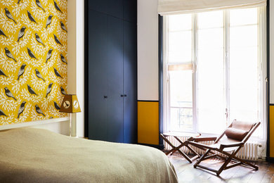Contemporary bedroom in Paris.