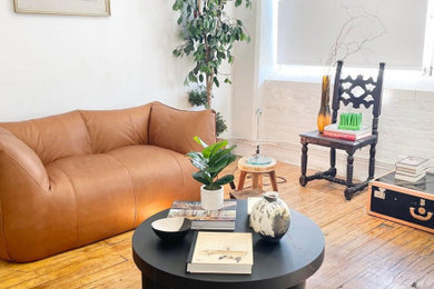 Example of a minimalist home design design in Houston