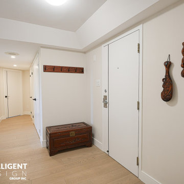 360 Bloor St E