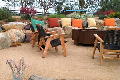 Inspiration for a cottage patio remodel in San Francisco with a fire pit