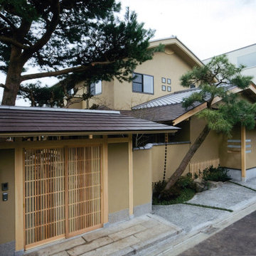 数寄屋門のある田園調布の家