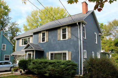 Example of an exterior home design in Grand Rapids