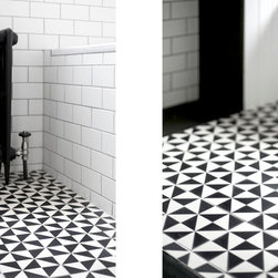 The Black and White Flat in New Highbury - Bathroom Products