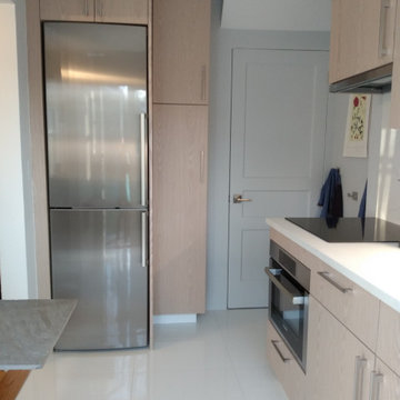 Contemporary TH Kitchen