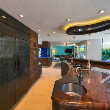 SOLEDAD MOUNTAIN - Kitchen with Fish Tank
