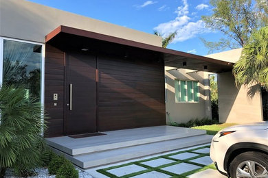 Inspiration for a modern exterior in Miami.