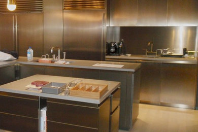 Kitchen - kitchen idea in New York