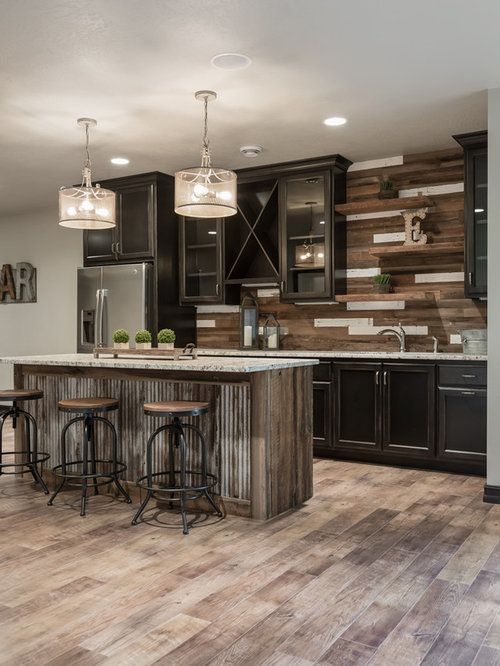 Industrial Hausbar mit Bartheke Ideen, Design & Bilder | Houzz