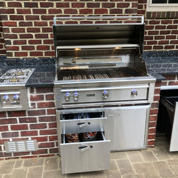 Outdoor Kitchen
