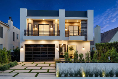 Example of a minimalist exterior home design in Los Angeles