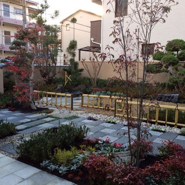 草の生えにくい庭