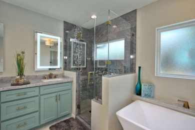 Bathroom photo in Houston