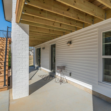 Beautiful Reversed Build in Glendale, MO