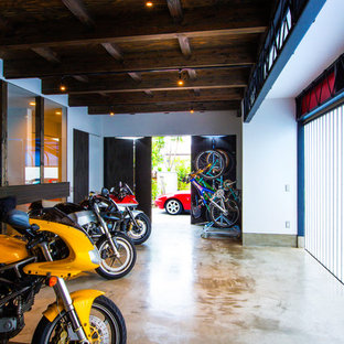 横浜のモダンスタイルのおしゃれなガレージの写真