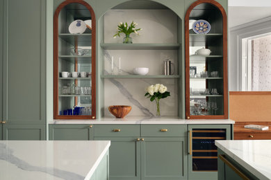 Home bar - transitional home bar idea in New York