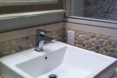 Beach style bathroom photo in Vancouver