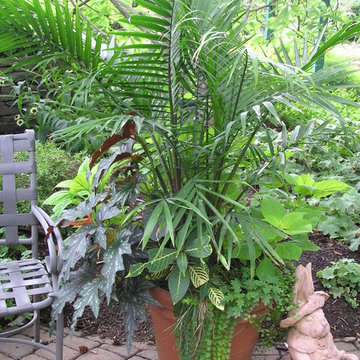 Landscape Containers - Pots & Urns