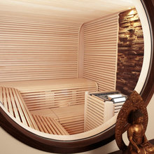 Puristische Sauna mit asiatischem Flair in einem Nürnberger Wohnhaus