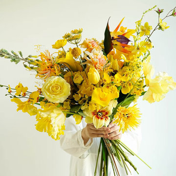 Modern Faux Floral Decor: Outdoor Spaces & Interior Nook Styling