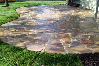 Inspiration for a rustic landscaping in Salt Lake City.
