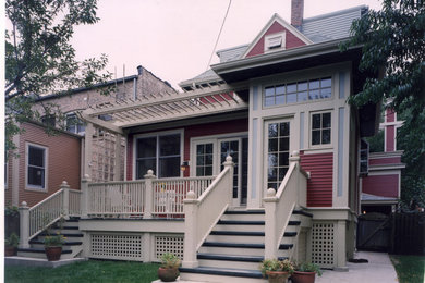 Elegant exterior home photo in Chicago
