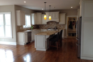 Elegant kitchen photo in Bridgeport