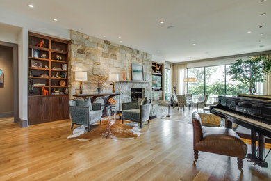 Example of a minimalist home design design in Dallas