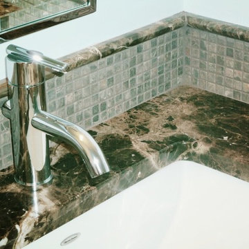 Different Bathroom looks for different folks, all beautiful