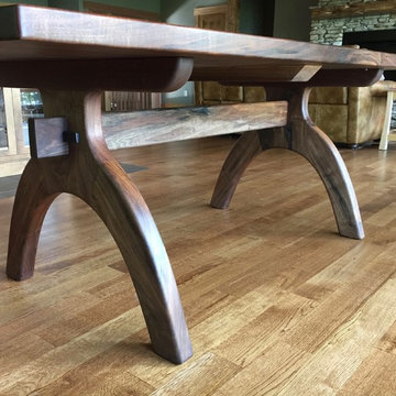 Towne Mountain dining set